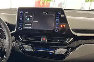 Поддержка систем Apple CarPlay и Android Auto